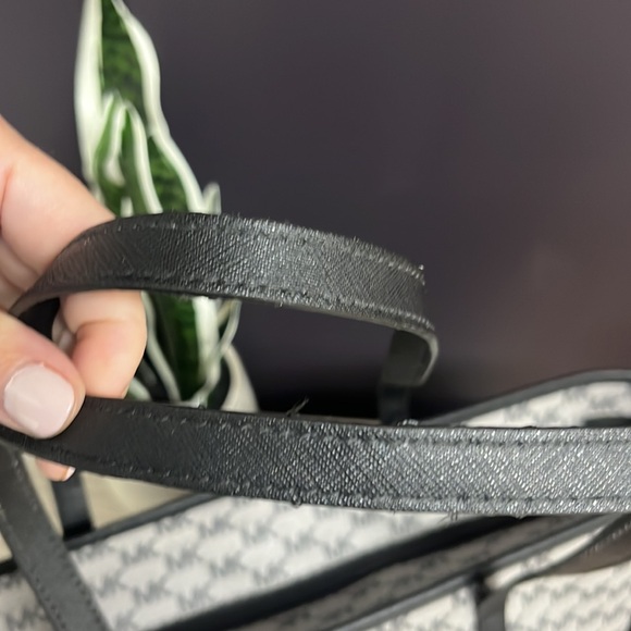 Michael Kors Emry Large Logo Tote Bag - Picture 8 of 8